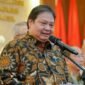 1. Menteri Koordinator Bidang Perekonomian Airlangga Hartarto saat menjelaskan perkembangan negosiasi tarif RI-AS di Jakarta. (Facebook.com @Airlangga Hartarto )
 