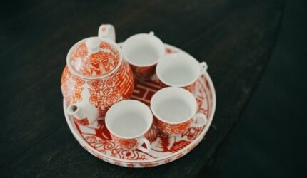 Merajut Kisah Indonesia dalam Secangkir Teh: Tradisi dan Inovasi