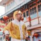 Kemeriahan parade barongsai dan liong yang menjadi salah satu daya tarik utama perayaan Cap Go Meh, memukau ribuan penonton dengan atraksi akrobatik yang penuh semangat. Hidangan lontong Cap Go Meh yang kaya rasa ini juga selalu hadir sebagai simbol kebersamaan dan keberuntungan dalam perayaan penutup Imlek.