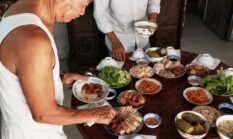 Jejak Rempah dan Kisah Cinta: Mengarungi Warisan Kuliner Peranakan