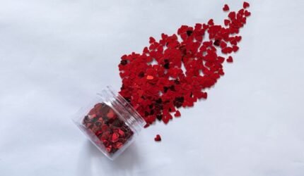 Merah: Lebih dari Sekadar Warna, Sebuah Simbol Energi dan Cinta