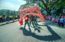 Ribuan lampion merah menyala menghiasi langit malam, menciptakan pemandangan spektakuler selama perayaan Cap Go Meh yang meriah di salah satu kota di Indonesia. Perayaan ini menjadi simbol keberuntungan dan kebersamaan, menarik perhatian wisatawan dan masyarakat lokal untuk turut serta dalam suka cita.