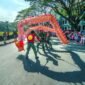 Ribuan lampion merah menyala menghiasi langit malam, menciptakan pemandangan spektakuler selama perayaan Cap Go Meh yang meriah di salah satu kota di Indonesia. Perayaan ini menjadi simbol keberuntungan dan kebersamaan, menarik perhatian wisatawan dan masyarakat lokal untuk turut serta dalam suka cita.