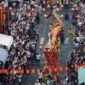 Kemeriahan pawai Cap Go Meh di salah satu kota di Indonesia, menampilkan barongsai yang bergerak lincah di antara kerumunan penonton yang antusias. Perayaan ini selalu menjadi momen istimewa yang menarik perhatian banyak orang, mencerminkan kekayaan budaya Nusantara.